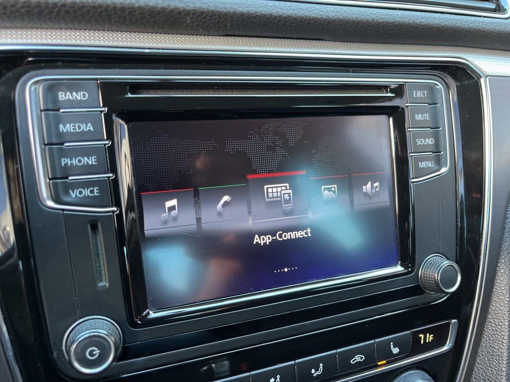 Used 2017 Volkswagen Passat 1.8T R-Line image 60