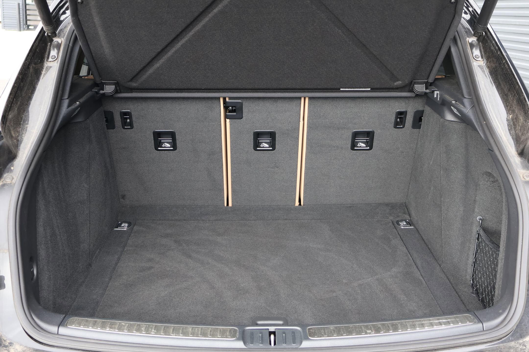 Certified 2023 Porsche Macan S image 25