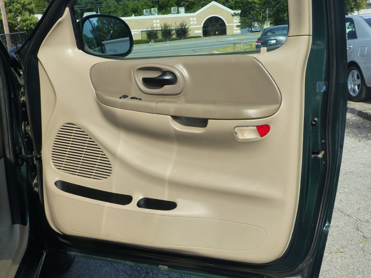 Used 2001 Ford F150 Lariat image 10