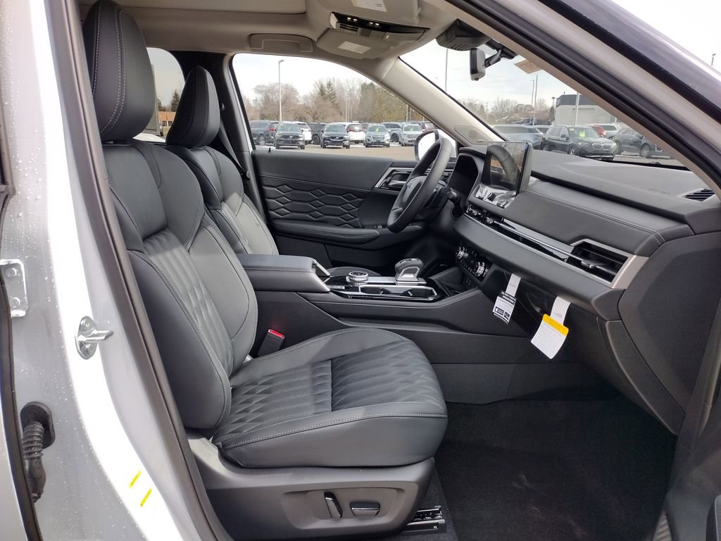 New 2026 Mitsubishi Outlander SEL image 23