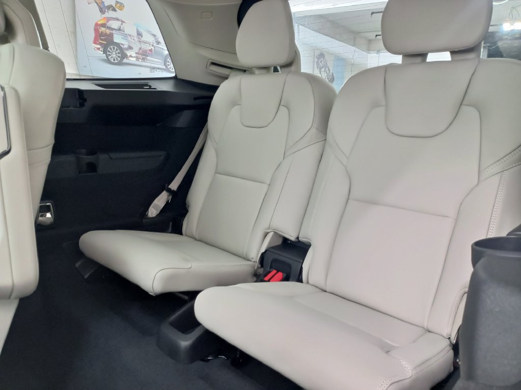 New 2027 Volvo XC90 T8 Ultra AWD/4WD image 24