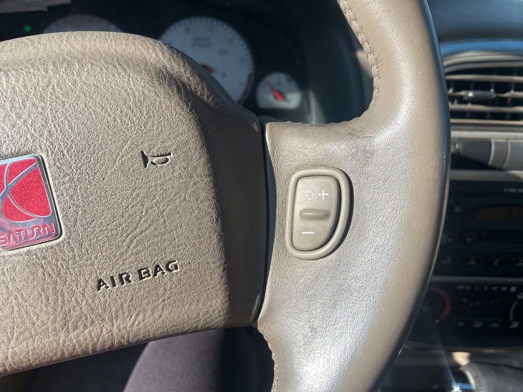 Used 2004 Saturn L-Series L300 image 17