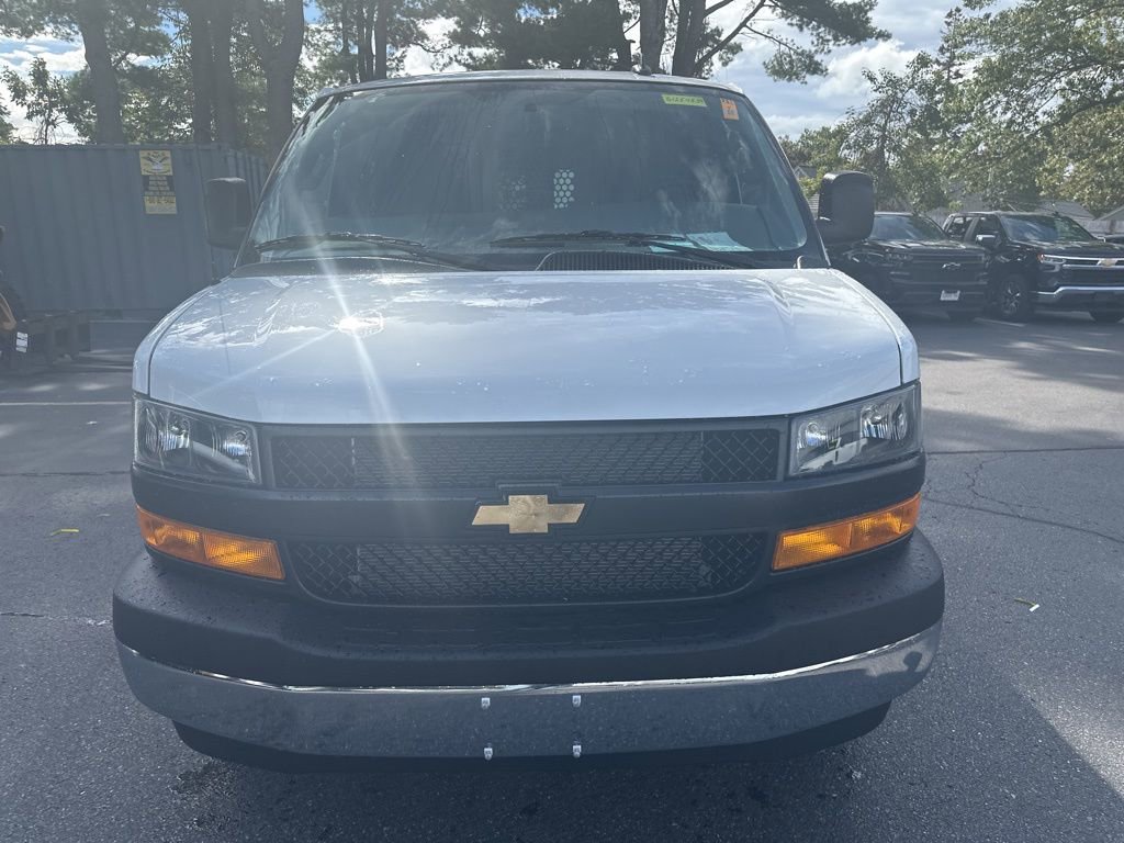 New 2025 Chevrolet Express 2500 Work Van w/ Driver Convenience Package video 2