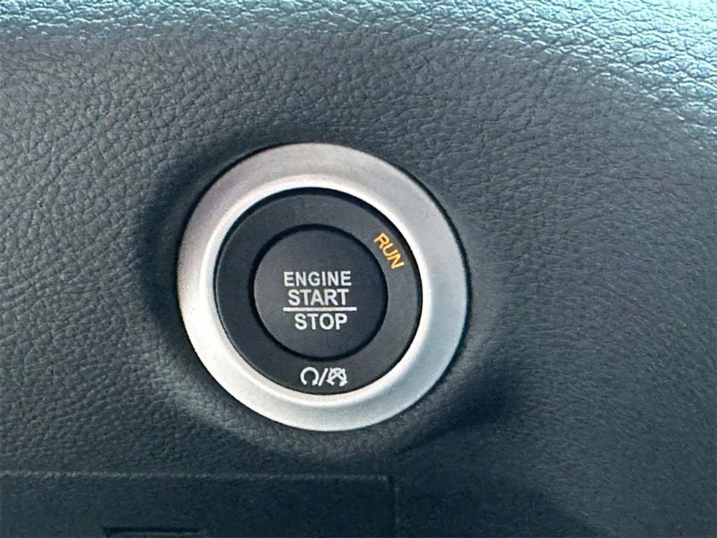 New 2026 Chrysler Pacifica Select image 12