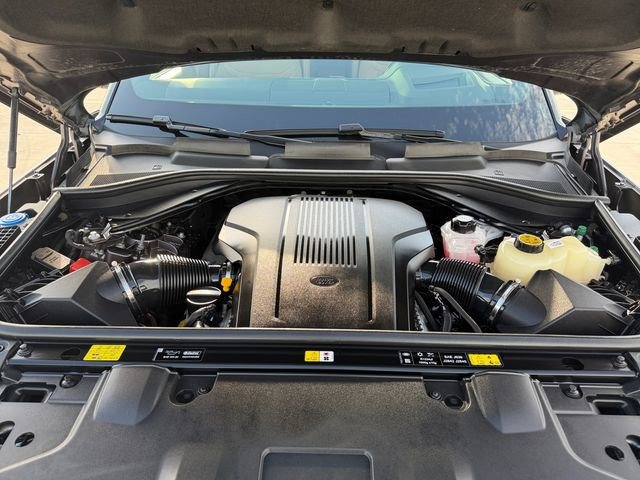 Certified 2025 Land Rover Range Rover Autobiography AWD/4WD image 19