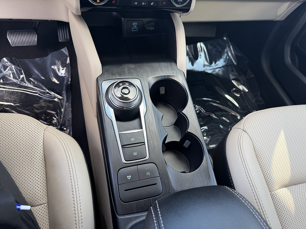 Certified 2022 Ford Escape SEL AWD/4WD image 16