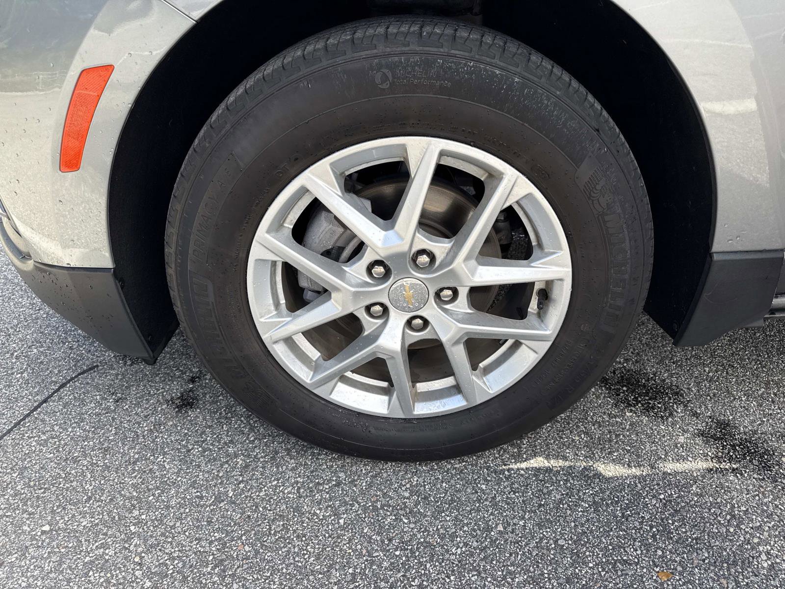 Used 2024 Chevrolet Equinox LS w/ LS Convenience Package image 32