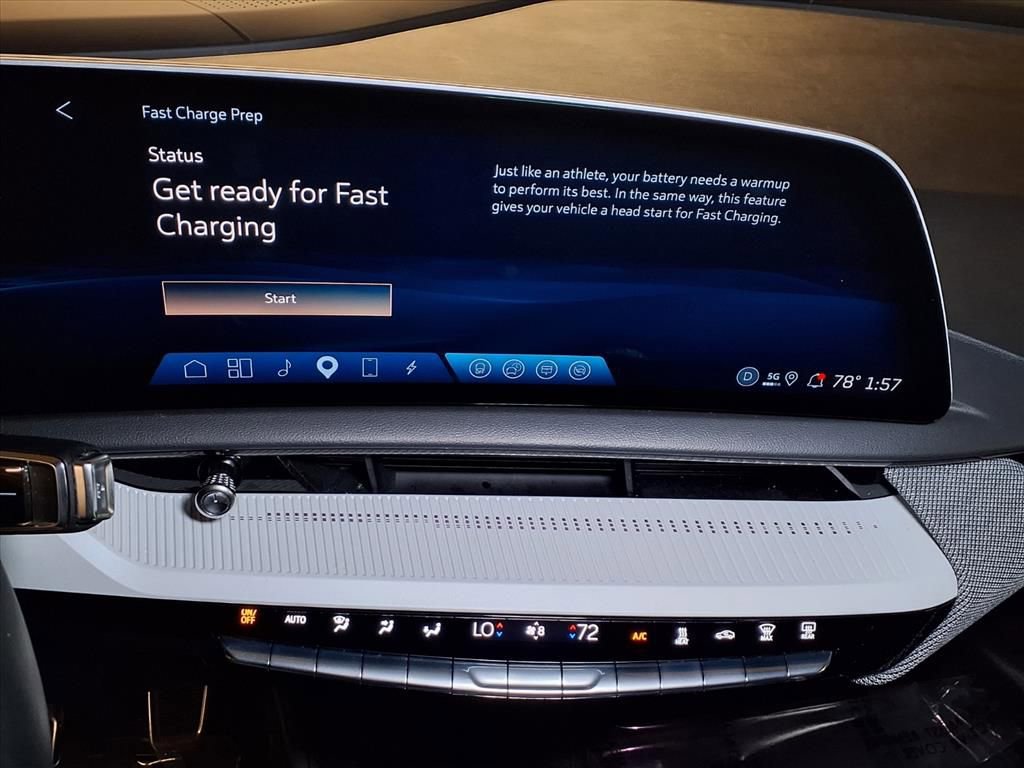 Certified 2025 Cadillac Optiq Luxury 1 w/ LPO, Floor Liner Package image 4