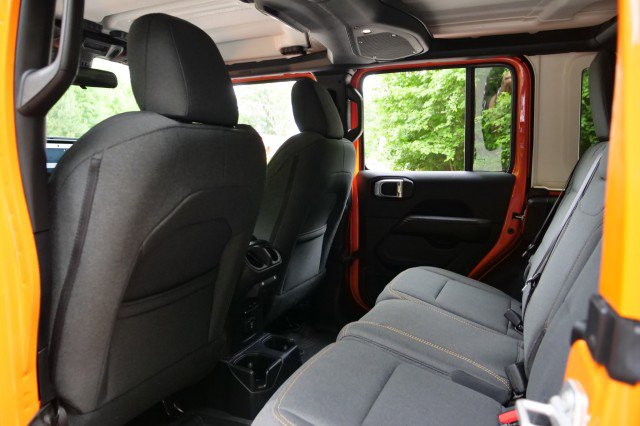Used 2025 Jeep Wrangler Unlimited Sahara AWD/4WD image 23