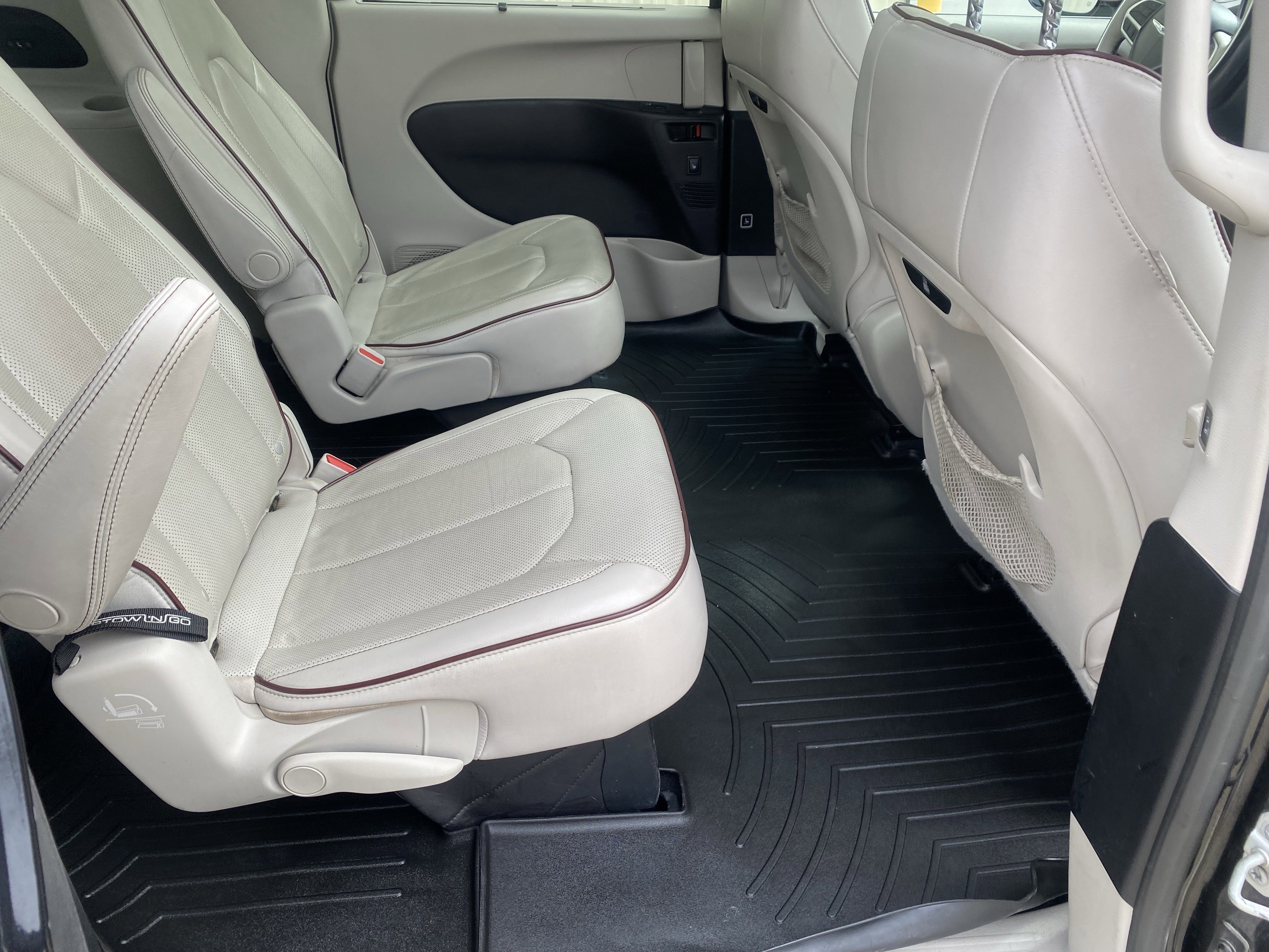 Used 2020 Chrysler Pacifica Limited image 6