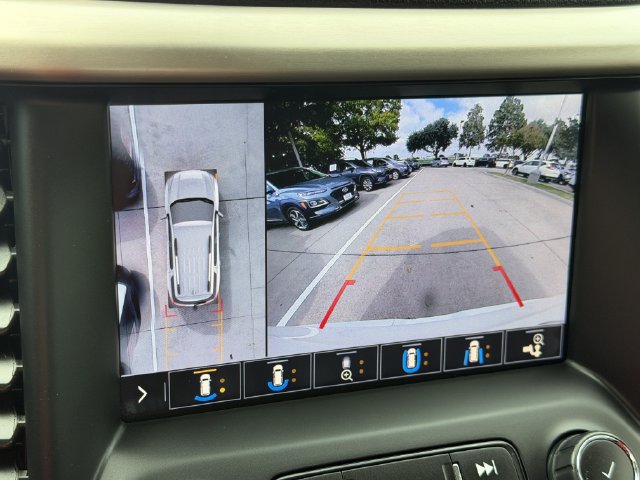 Used 2020 GMC Acadia Denali w/ Denali Ultimate Package AWD/4WD image 16
