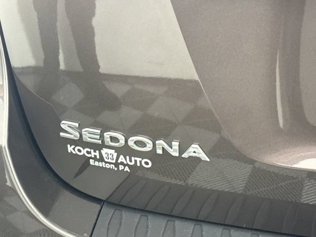 Used 2017 Kia Sedona SX Limited FWD image 19
