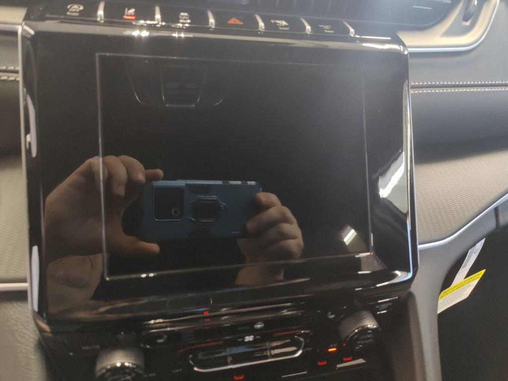 New 2025 Jeep Grand Cherokee Altitude image 21