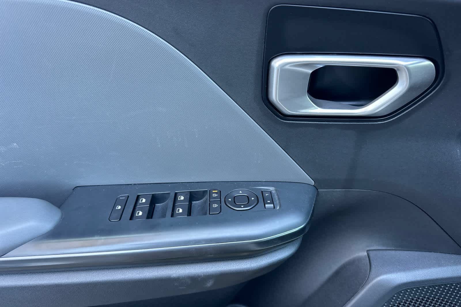Used 2025 Kia K4 FWD image 12