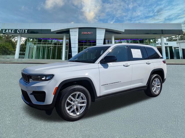 Used 2025 Jeep Grand Cherokee Laredo X RWD image 7