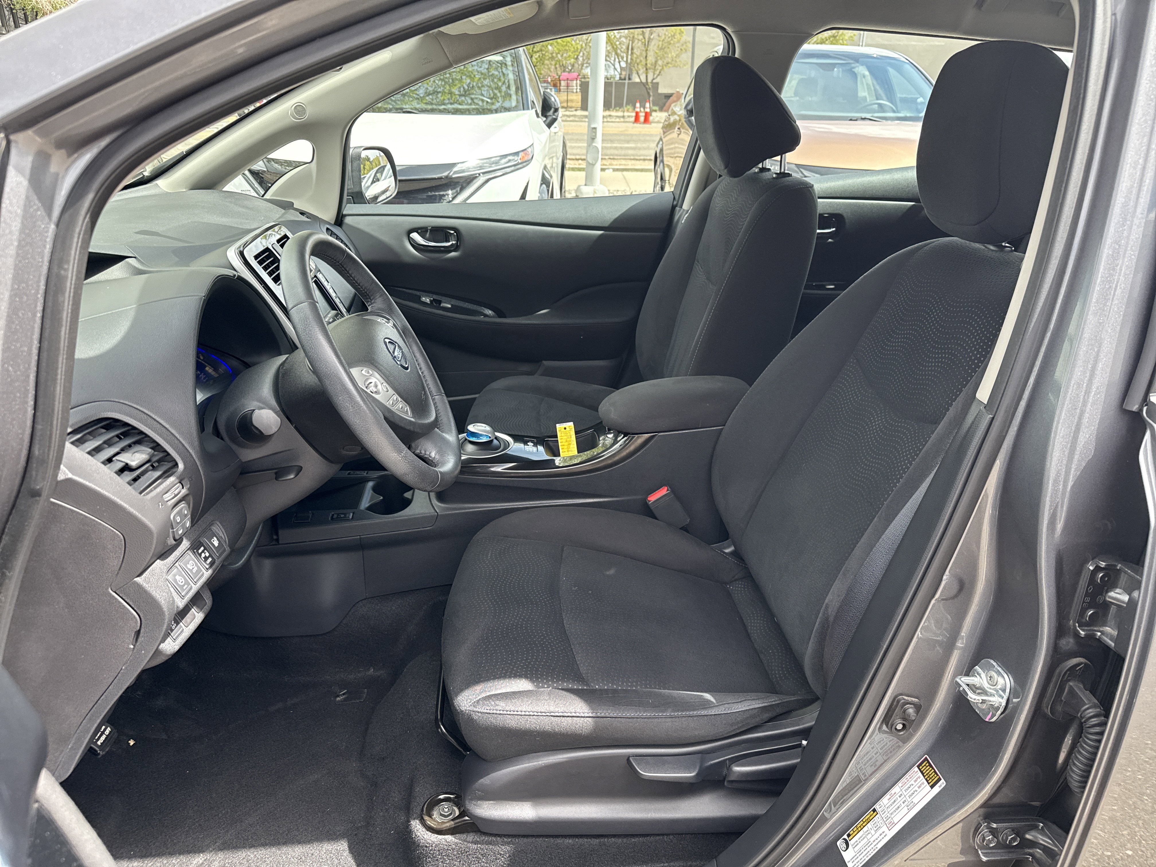 Used 2017 Nissan Leaf SV w/ Protection Package image 13