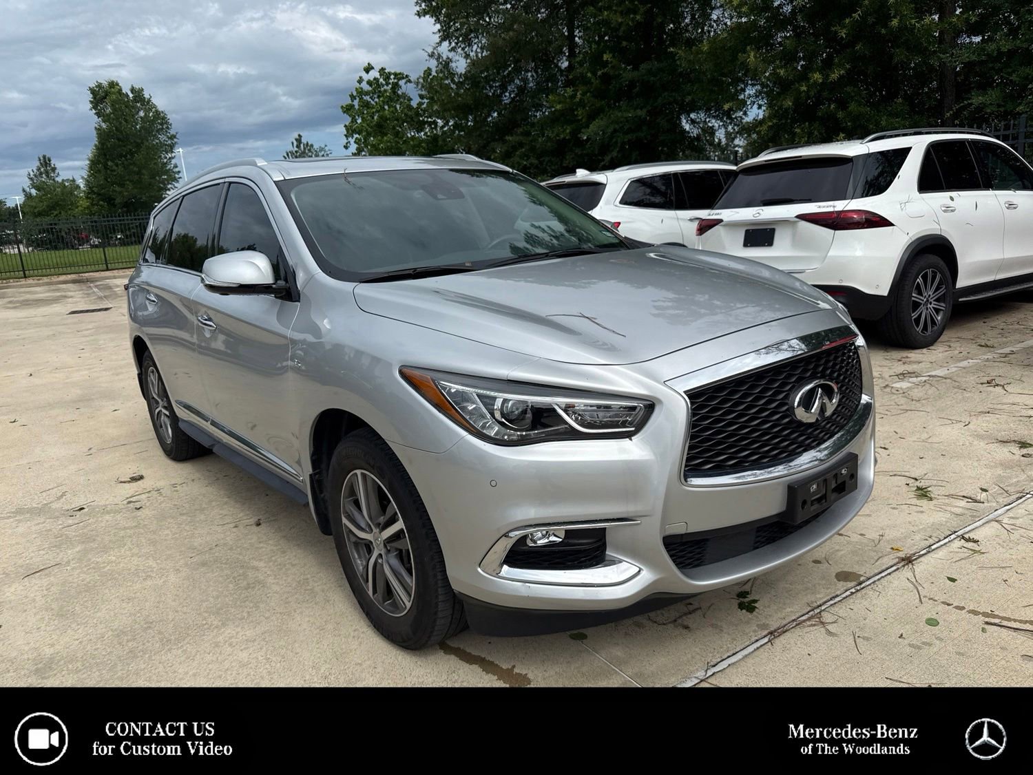 Used 2020 INFINITI QX60 Luxe w/ Essential Package FWD image 1
