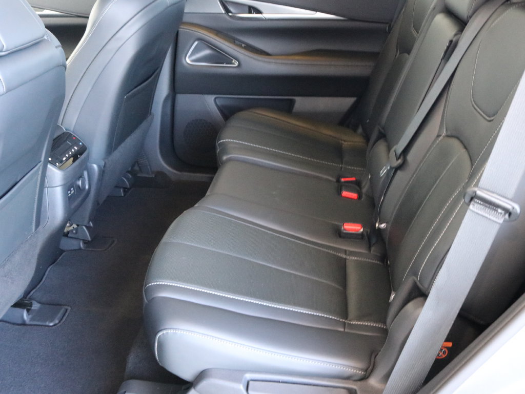 Used 2023 INFINITI QX60 Luxe w/ Performance Audio Package AWD/4WD image 32