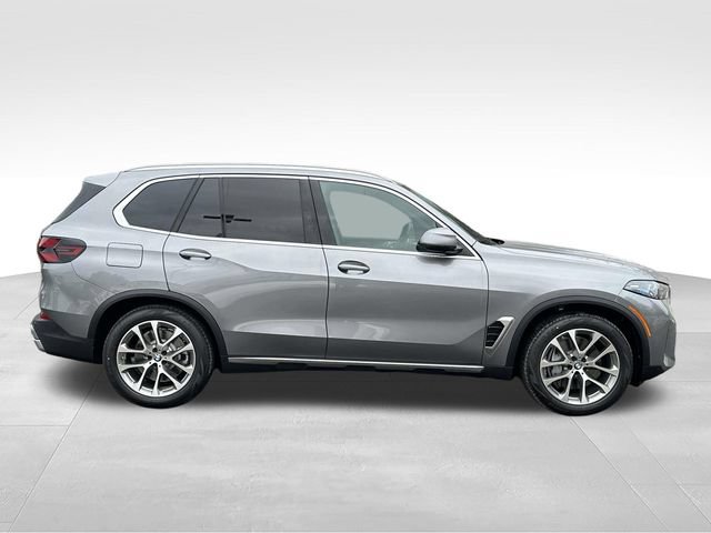 New 2026 BMW X5 xDrive50e w/ Executive Package AWD/4WD image 2