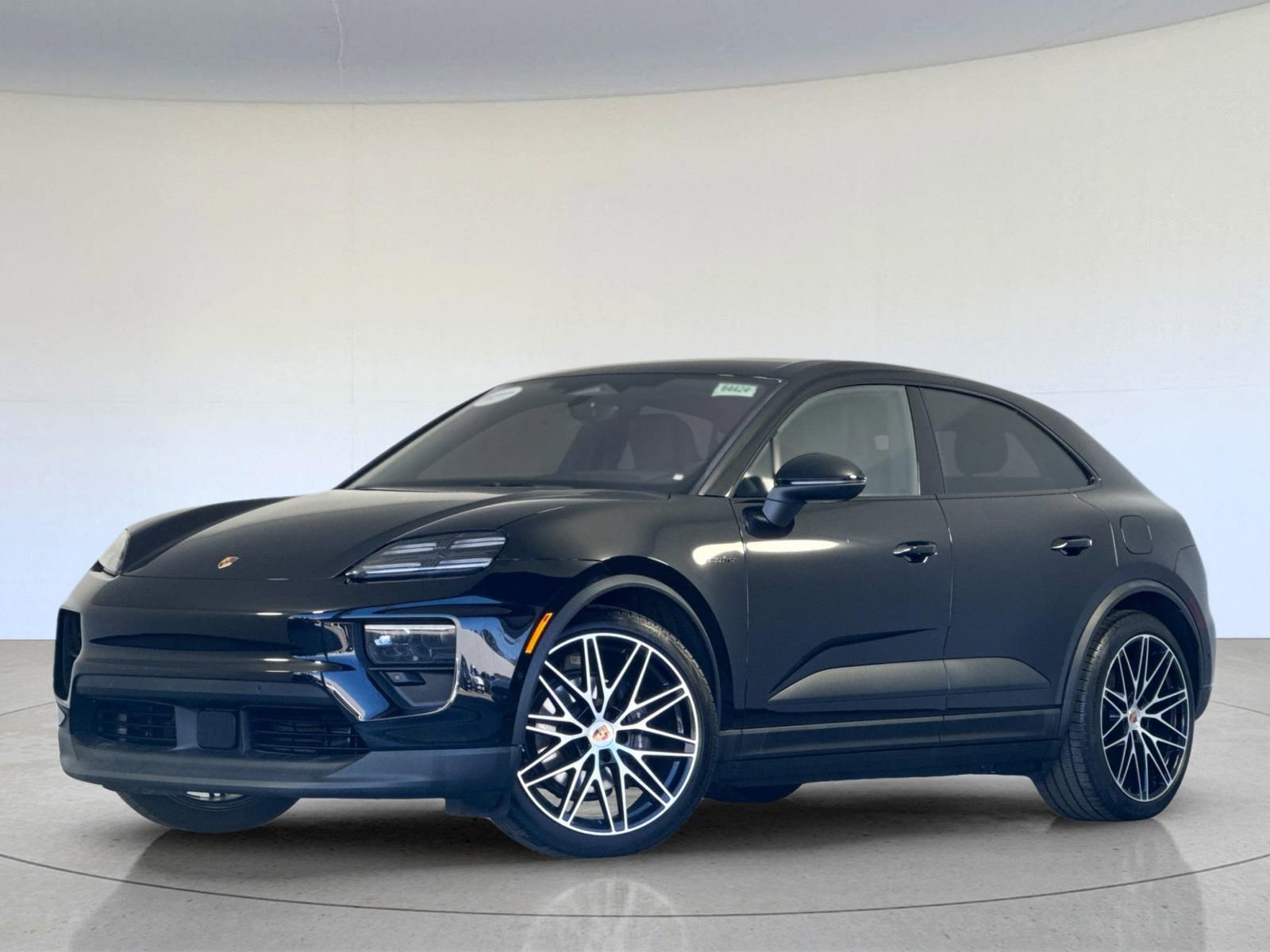 Certified 2025 Porsche Macan 4 Electric AWD/4WD image 1
