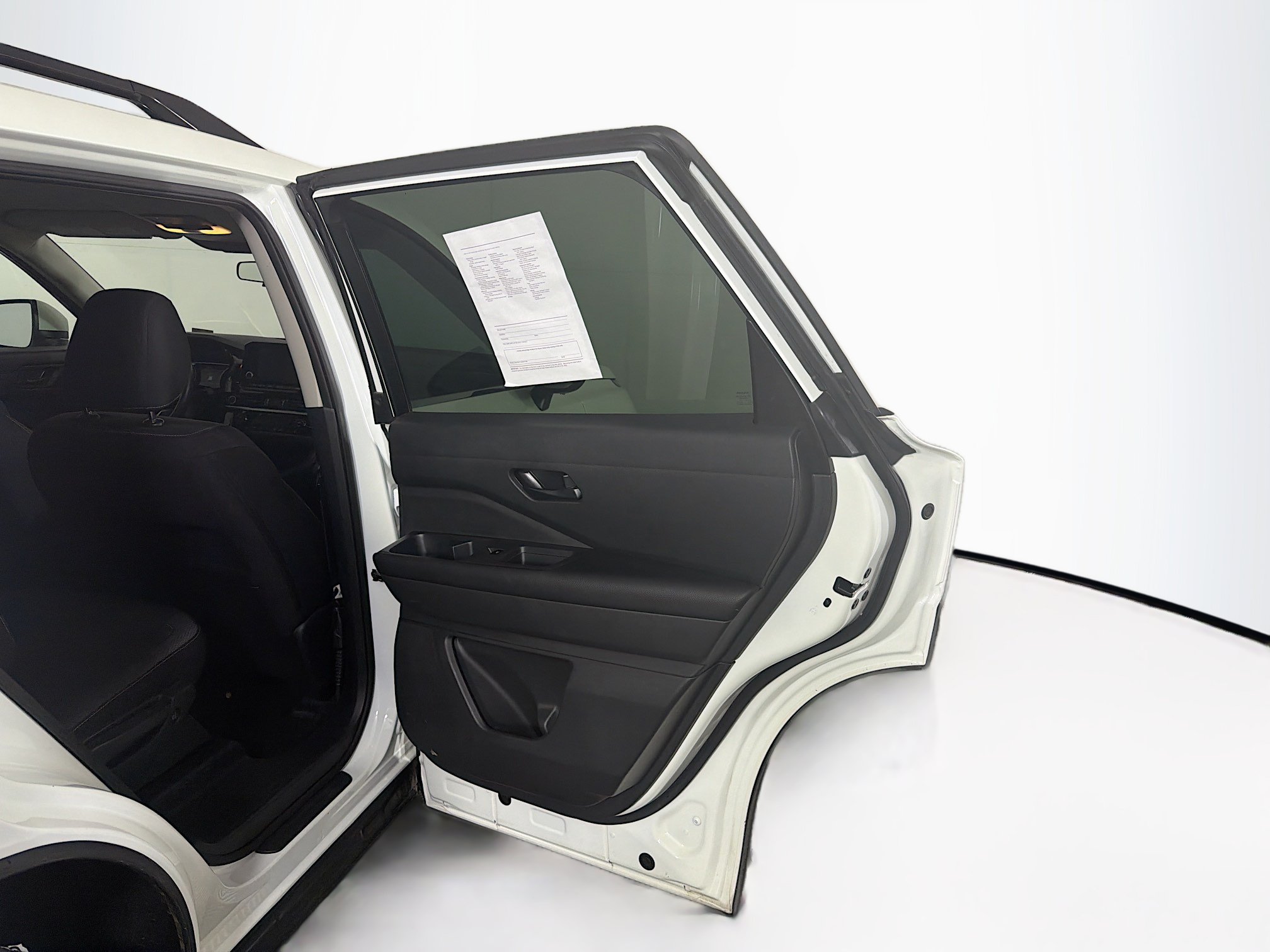 Used 2024 Nissan Pathfinder SV FWD image 29