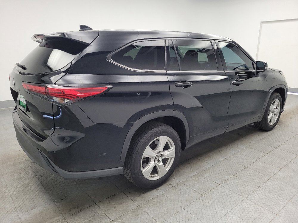 Used 2021 Toyota Highlander L FWD image 9