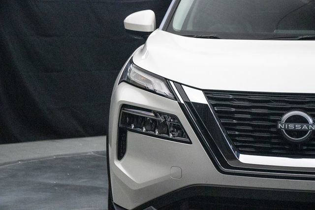 Used 2023 Nissan Rogue SV AWD/4WD image 5
