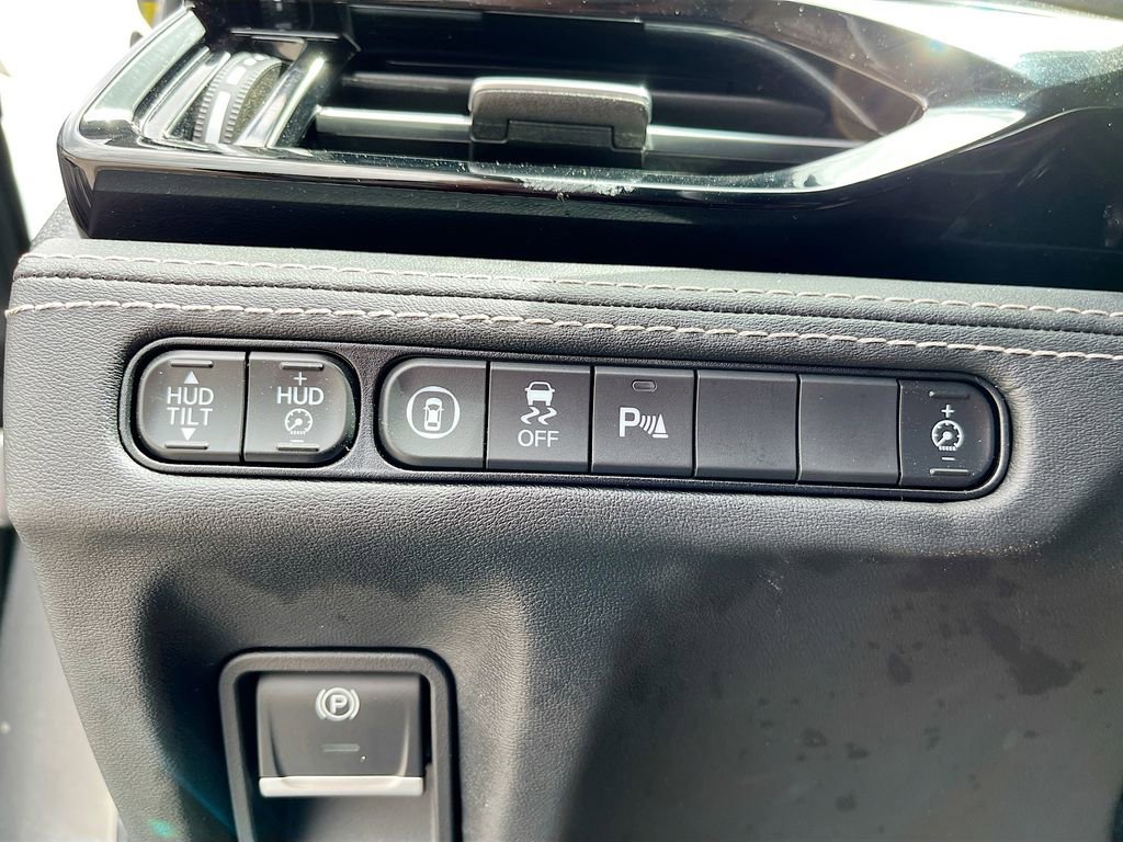 Used 2024 Acura MDX SH-AWD w/ Advance Package image 10