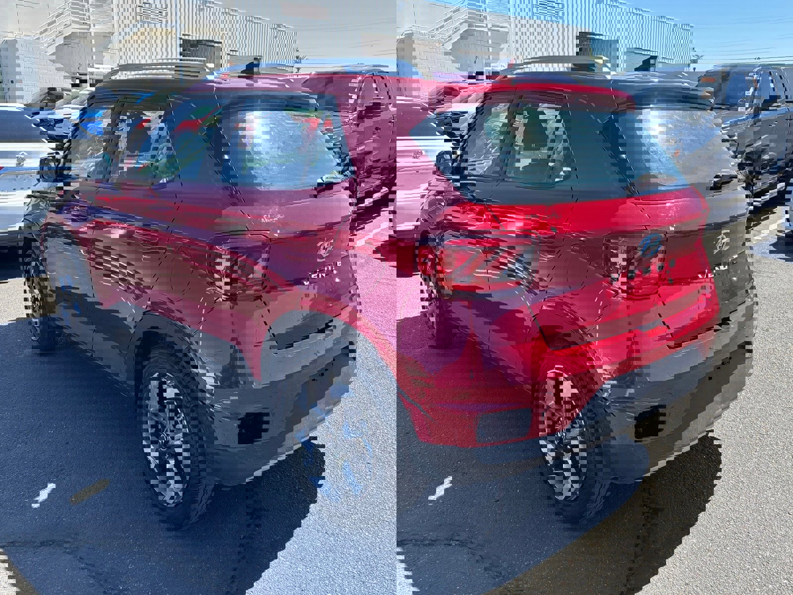 Used 2022 Hyundai Venue SEL image 3