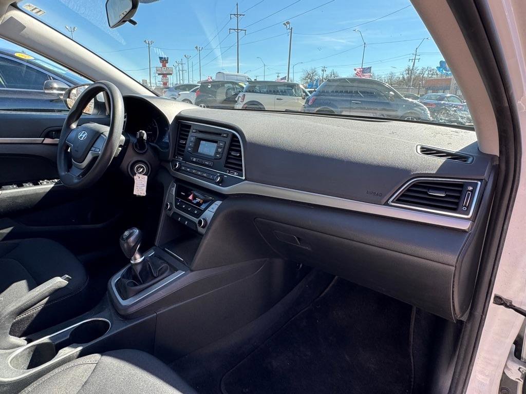 Used 2018 Hyundai Elantra SE image 13