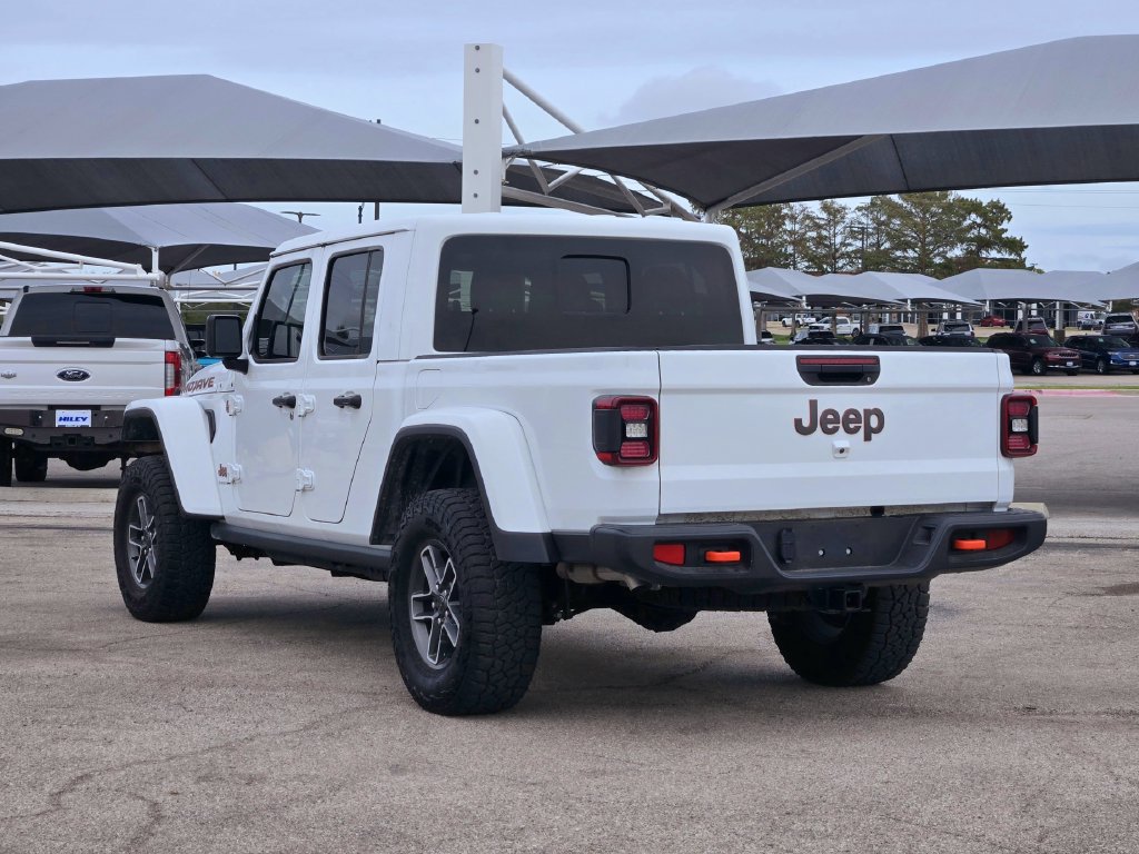 Used 2025 Jeep Gladiator Mojave w/ Convenience Group AWD/4WD image 5