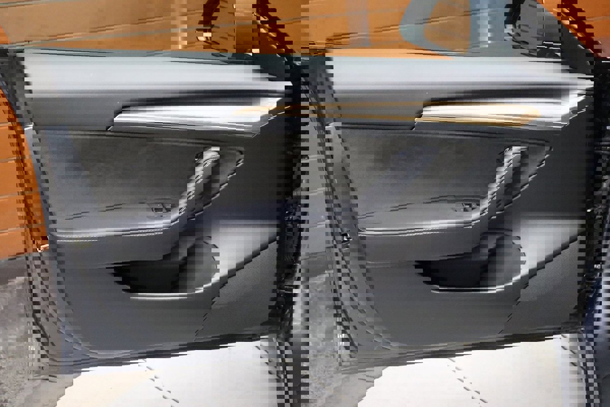 Used 2023 Tesla Model 3 Standard Range image 46