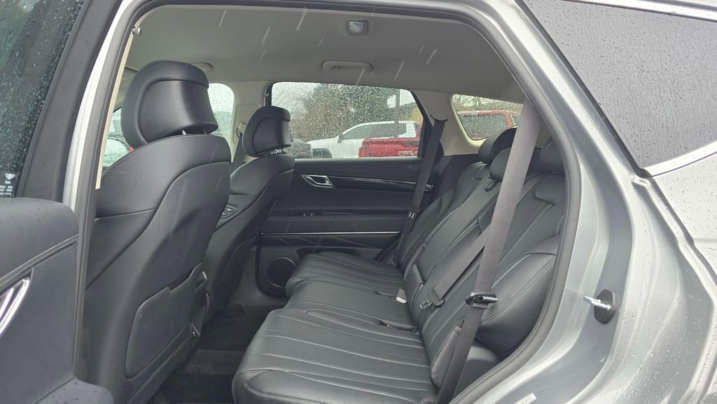 Used 2025 Genesis GV80 2.5T Standard image 16