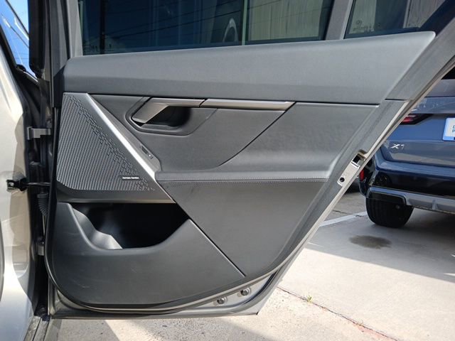 Used 2024 BMW 530i w/ M Sport Package image 9