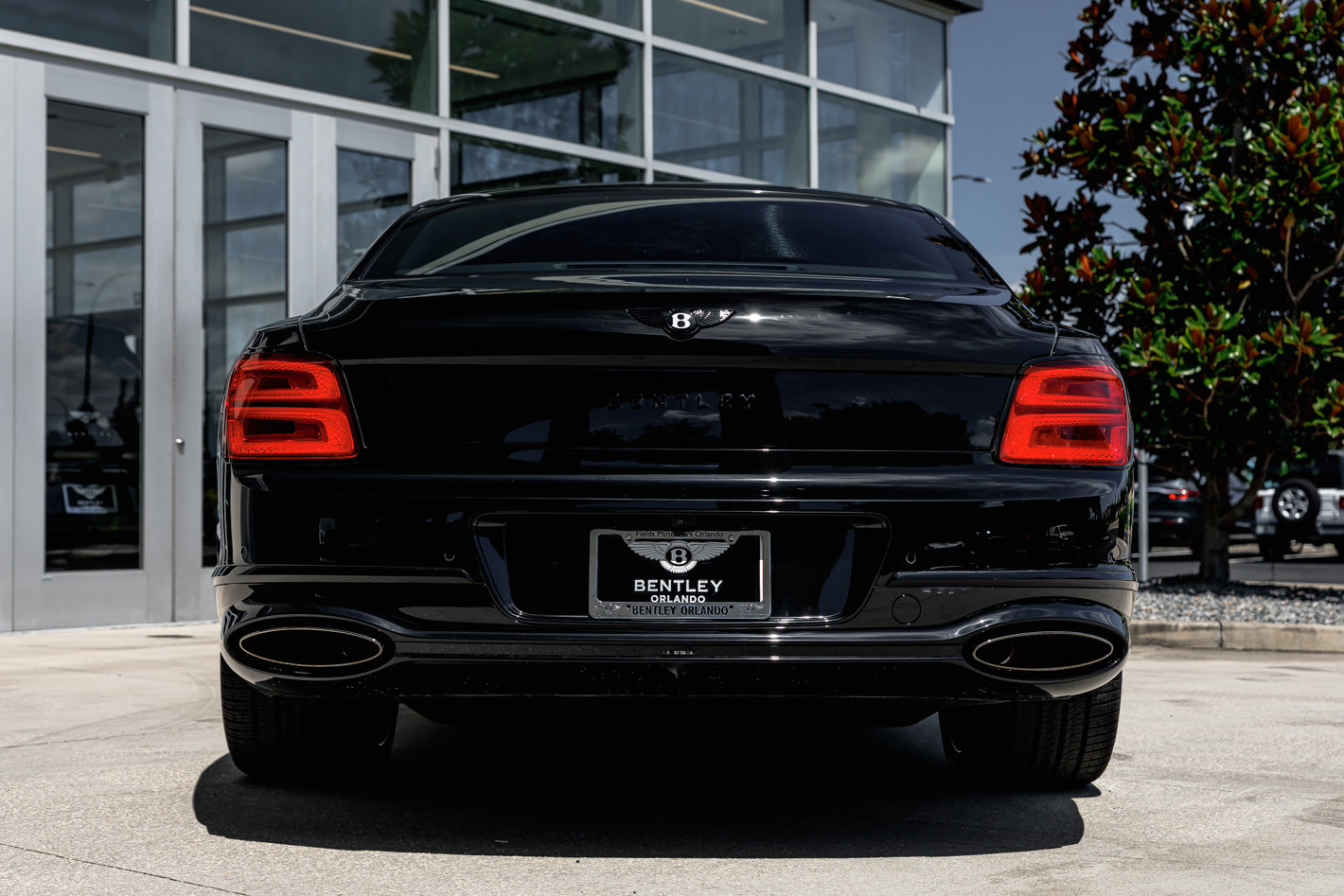 New 2025 Bentley Flying Spur Plug-In Hybrid image 18