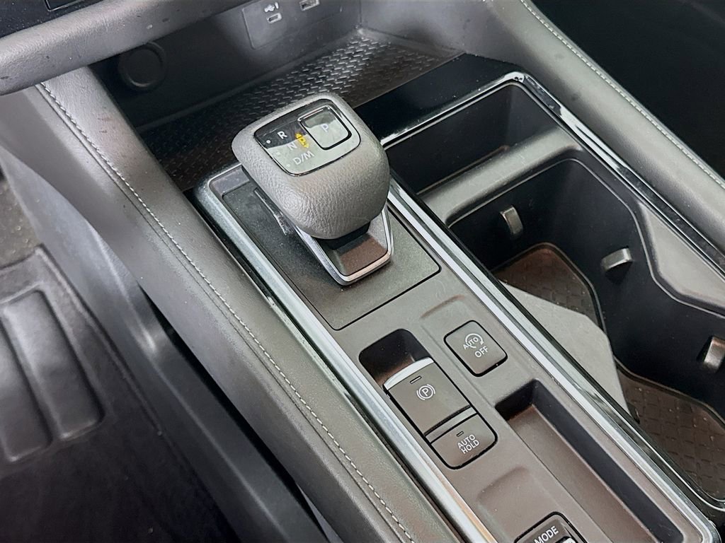Used 2024 Nissan Pathfinder SV FWD image 16