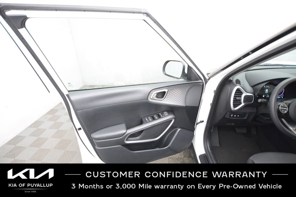 Certified 2024 Kia Soul LX w/ Option Group 015 image 9