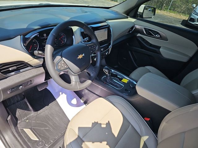 Used 2022 Chevrolet Traverse Premier FWD image 11