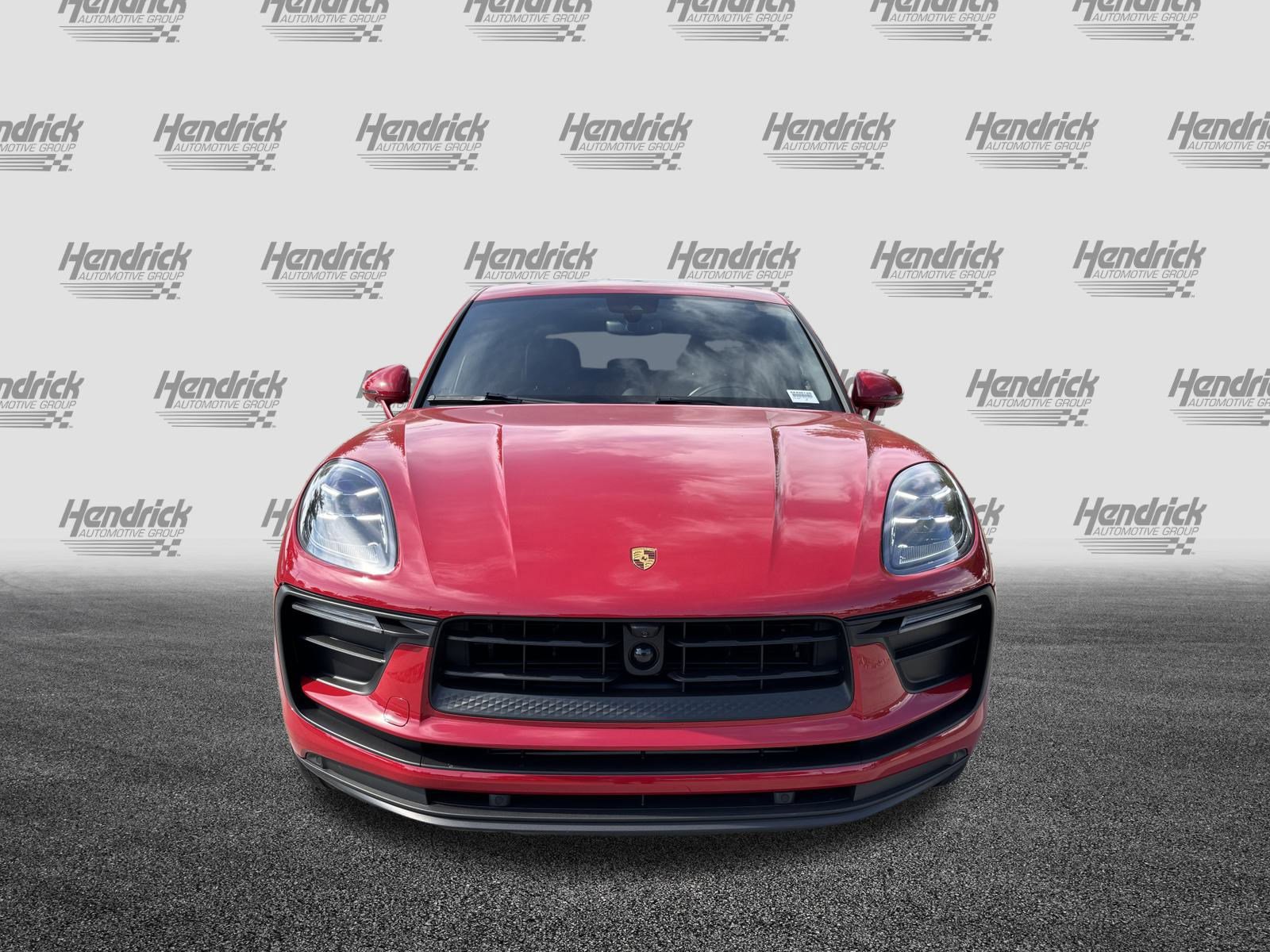 Used 2024 Porsche Macan image 3