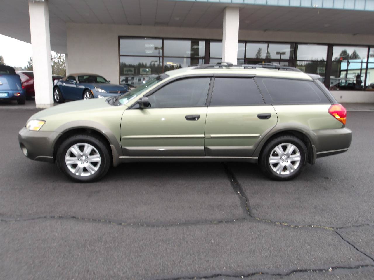 Used 2005 Subaru Outback 2.5i AWD/4WD image 2