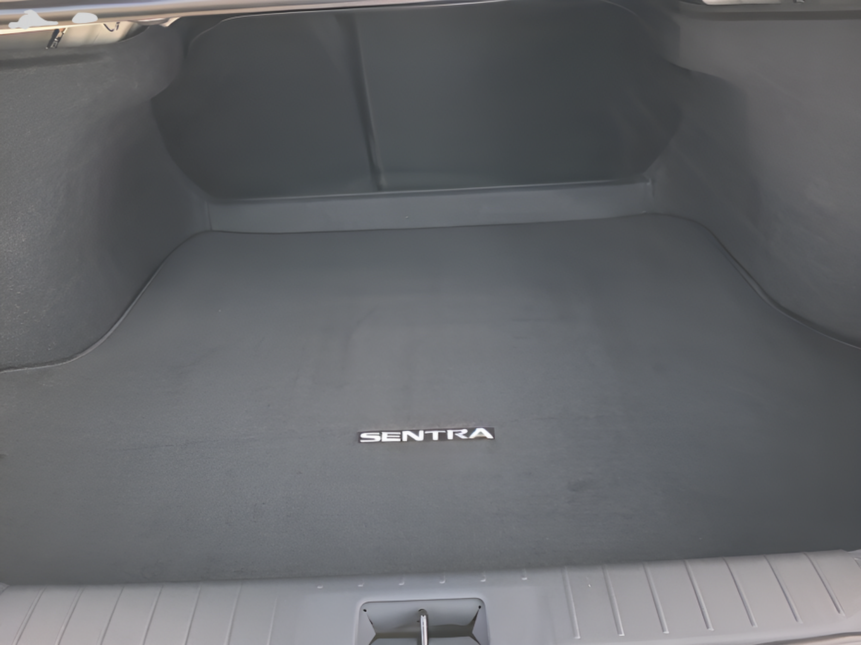 New 2025 Nissan Sentra SR FWD image 7