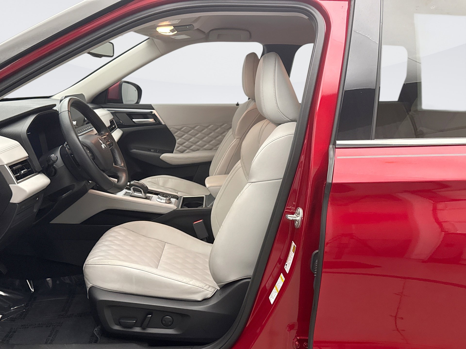 Used 2024 Mitsubishi Outlander SEL image 11