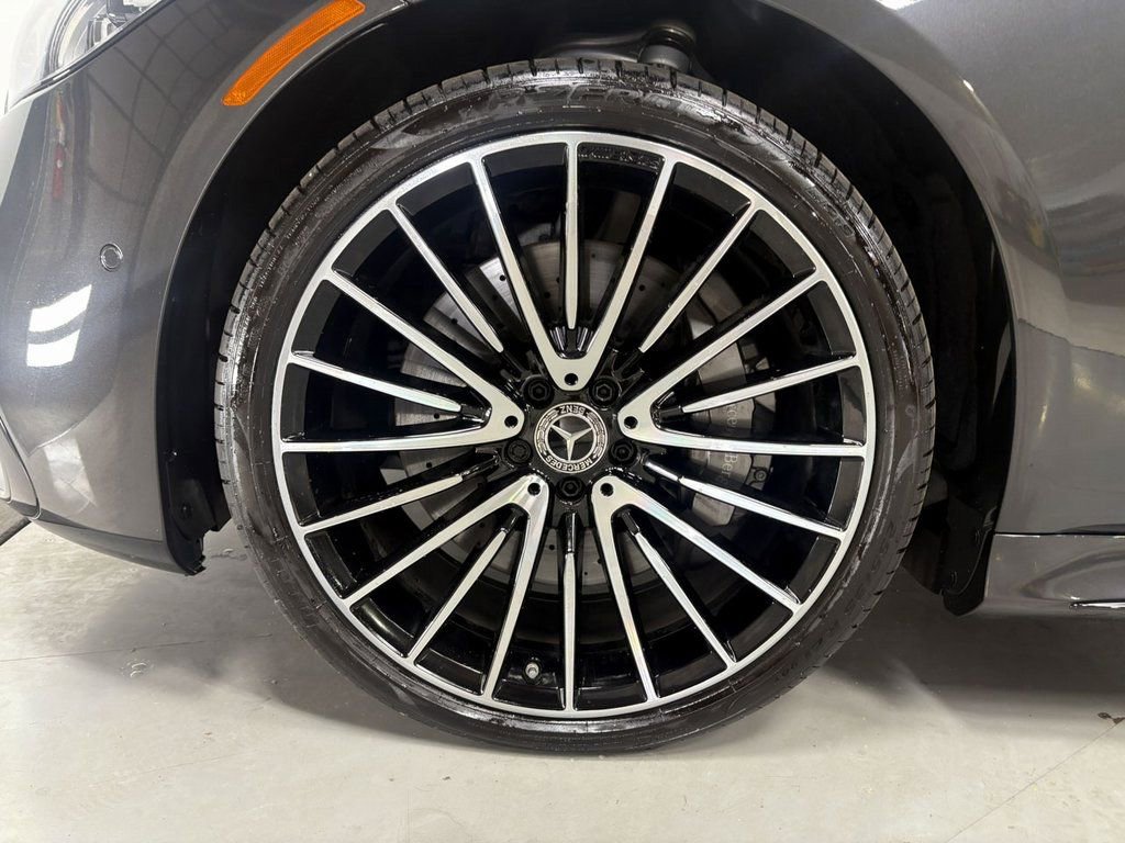 Used 2022 Mercedes-Benz S 580 4MATIC Sedan w/ AMG Line Package image 38