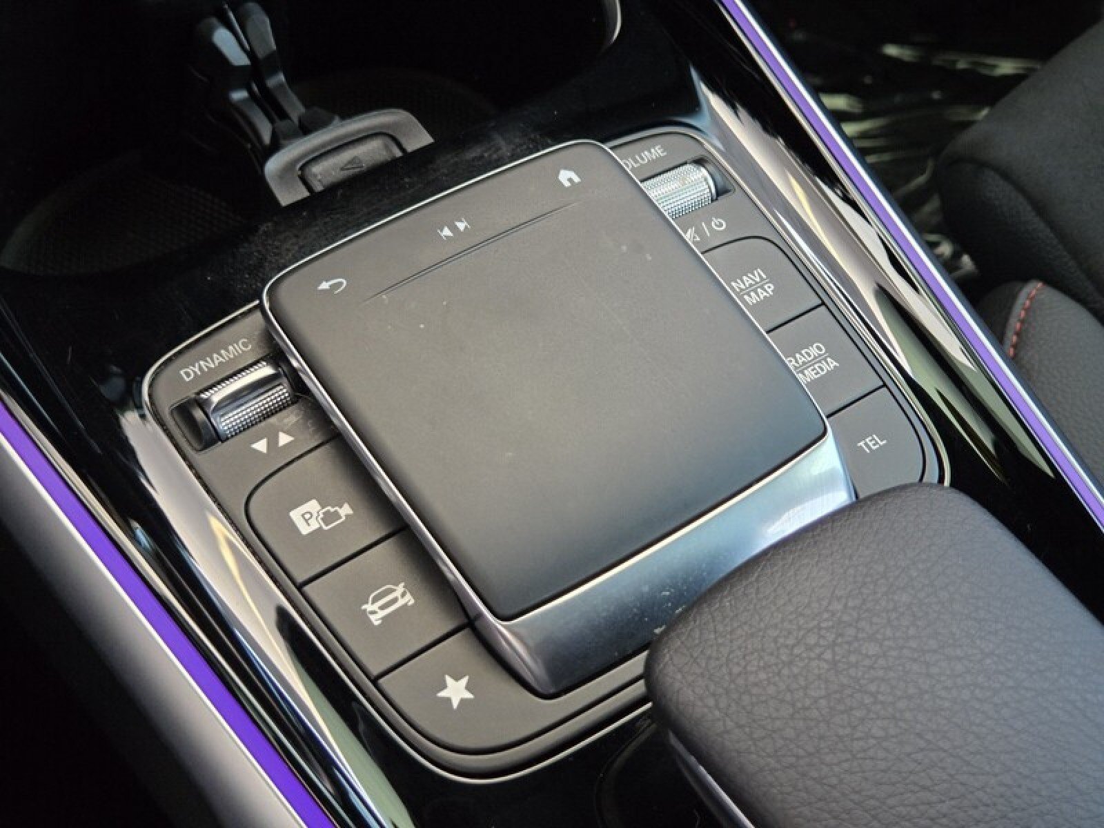 Certified 2023 Mercedes-Benz EQB 300 4MATIC image 33