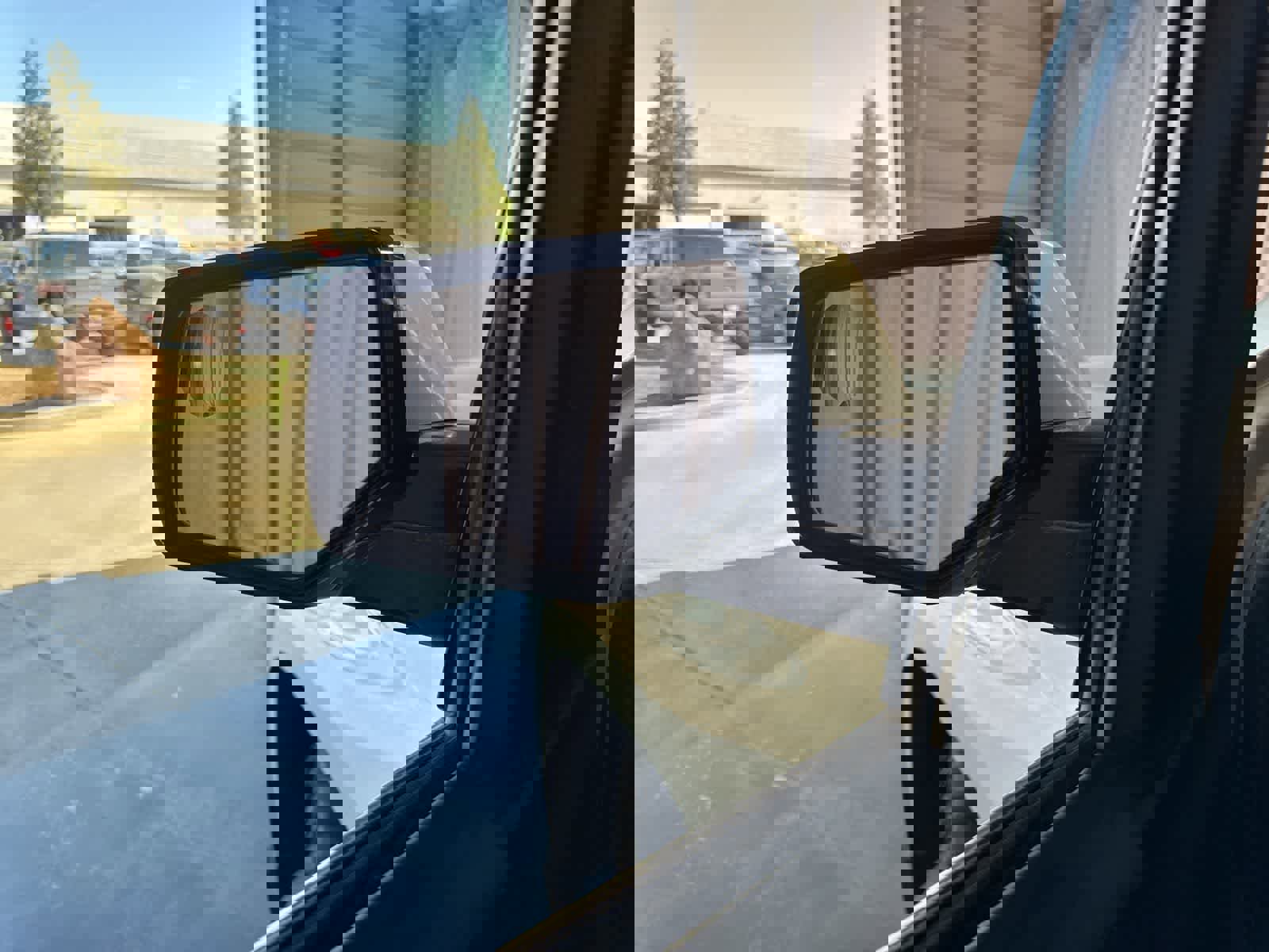 Used 2015 Chevrolet Tahoe LS RWD image 19