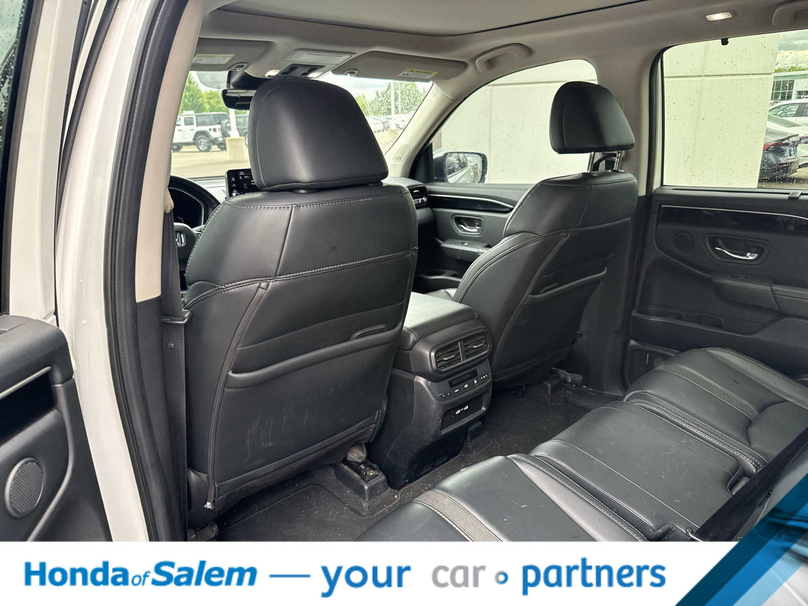 Used 2023 Honda Pilot Touring image 12