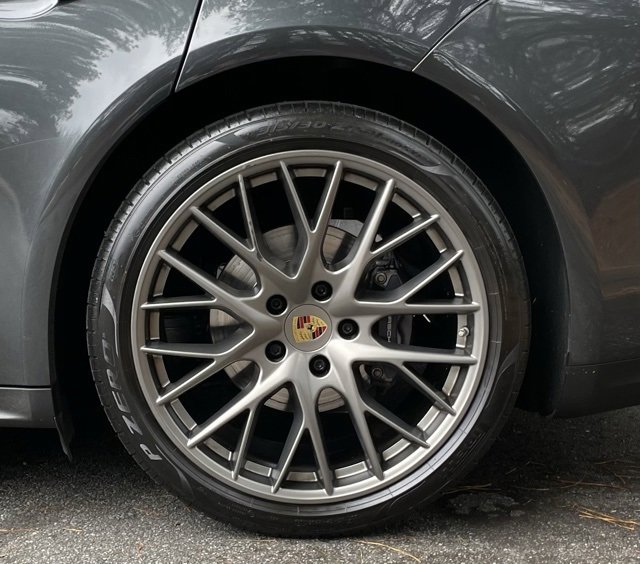 Used 2019 Porsche Panamera 4 image 7