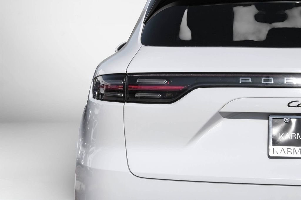 Used 2022 Porsche Cayenne AWD/4WD image 53