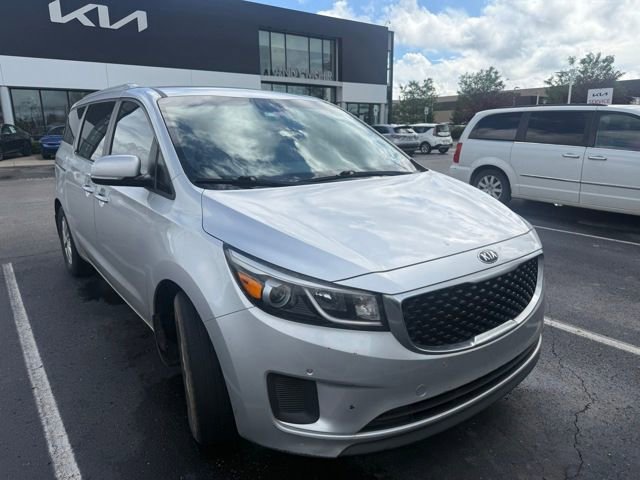 Used 2016 Kia Sedona LX w/ LX Essentials Premium Package FWD image 2