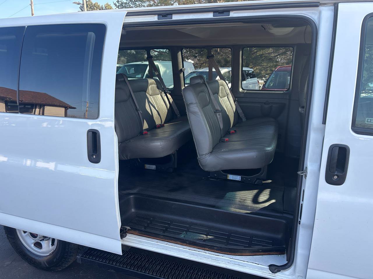 Used 2018 GMC Savana 3500 LS w/ Cold Climate Package image 21